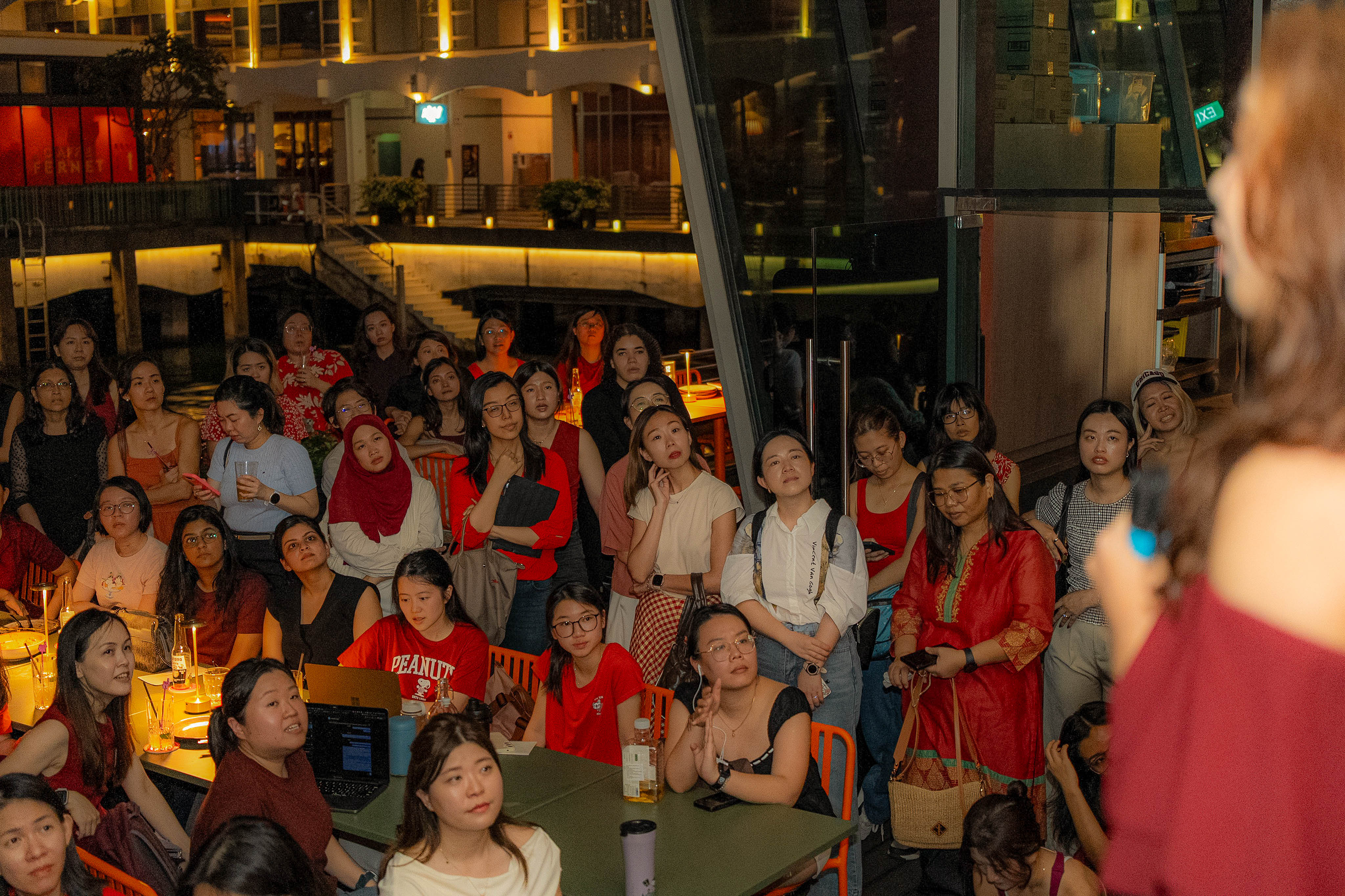 The audience listening to Aya's live build